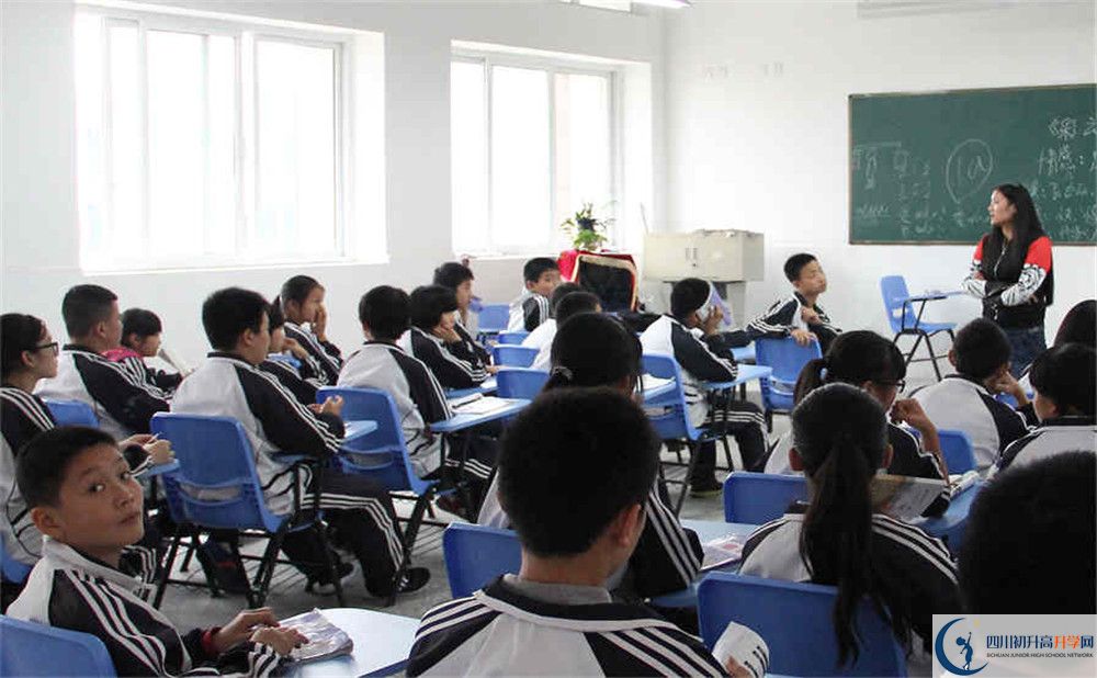 金牛中学地址在哪里？