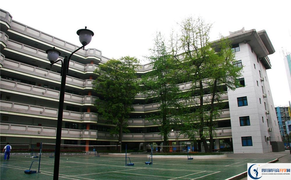 石室天府中学的学校地址在哪里？