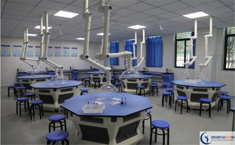 双流中学实验学校住宿条件怎么样？