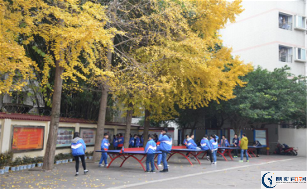 简阳实验中学的住宿条件怎么样？