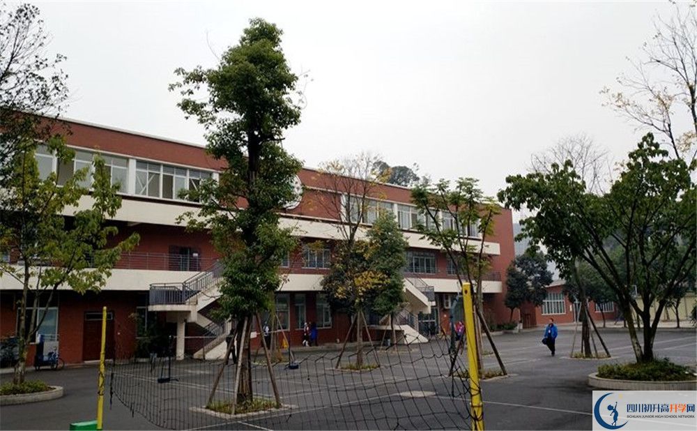 成都七中八一学校初升高自主招生的录取线是多少？