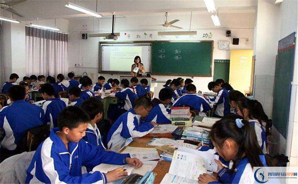 成都市第三十八中学高中住宿怎么样？