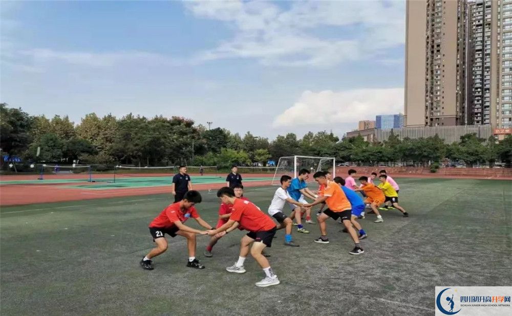 成都七中高新校区的高中住宿怎么样？