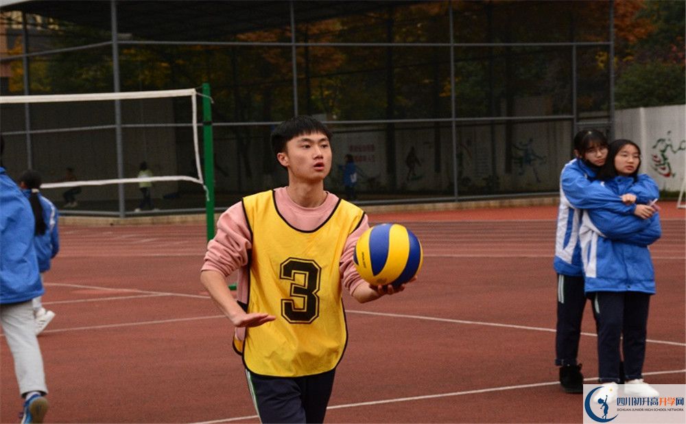 新都二中是私立还是公立学校？