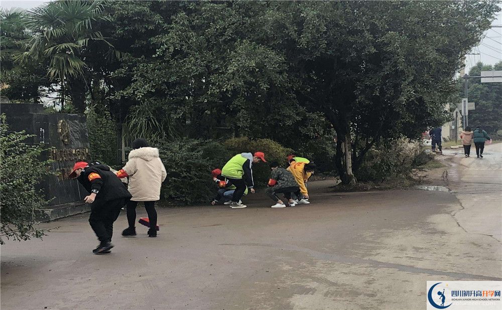 养马中学位置在哪里？