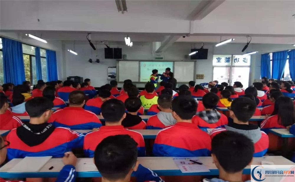 成都文武学校高中平行班怎么样？