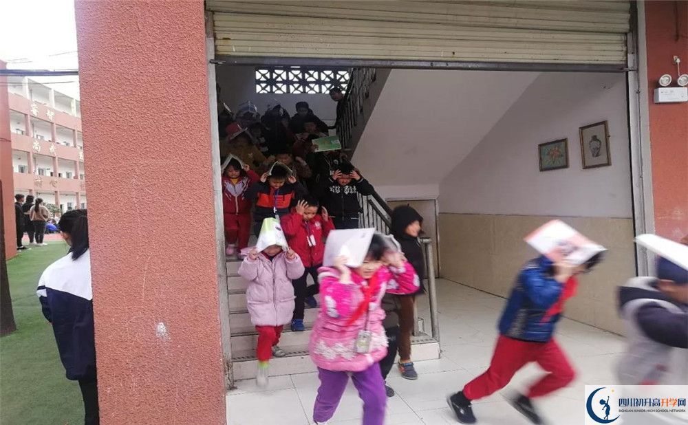 成都文武学校在全国高中排名多少？