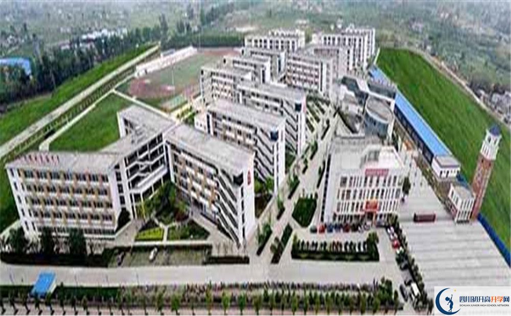 成都经济技术开发区实验中学在校学生总人数是多少？