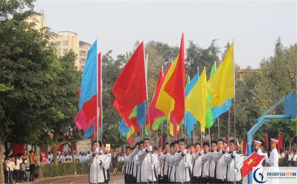 成都市第四十九中学军训多久？