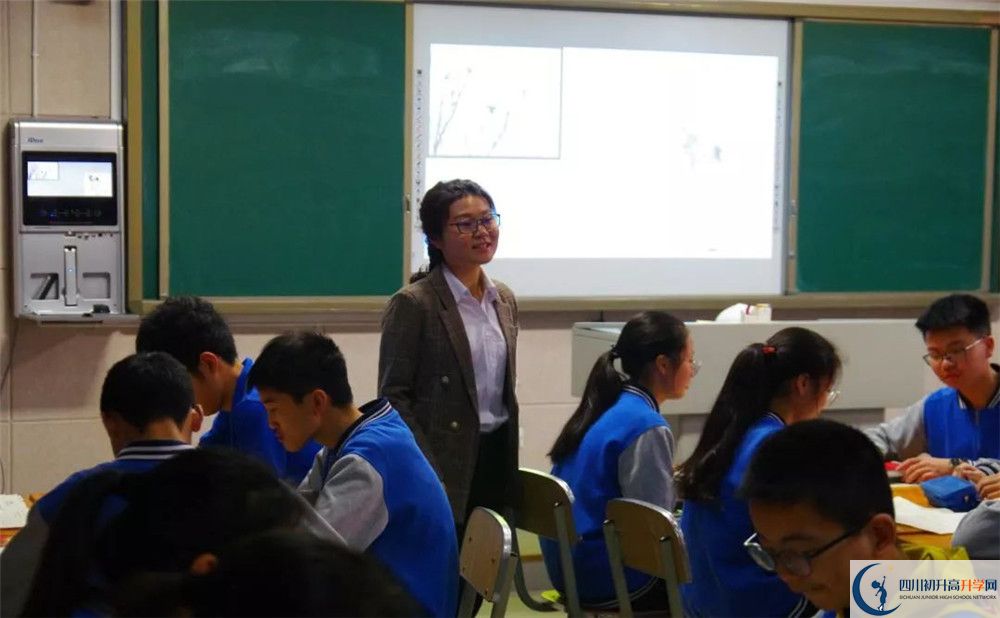 2020成都实验中学二诊数学试题答案在哪看？